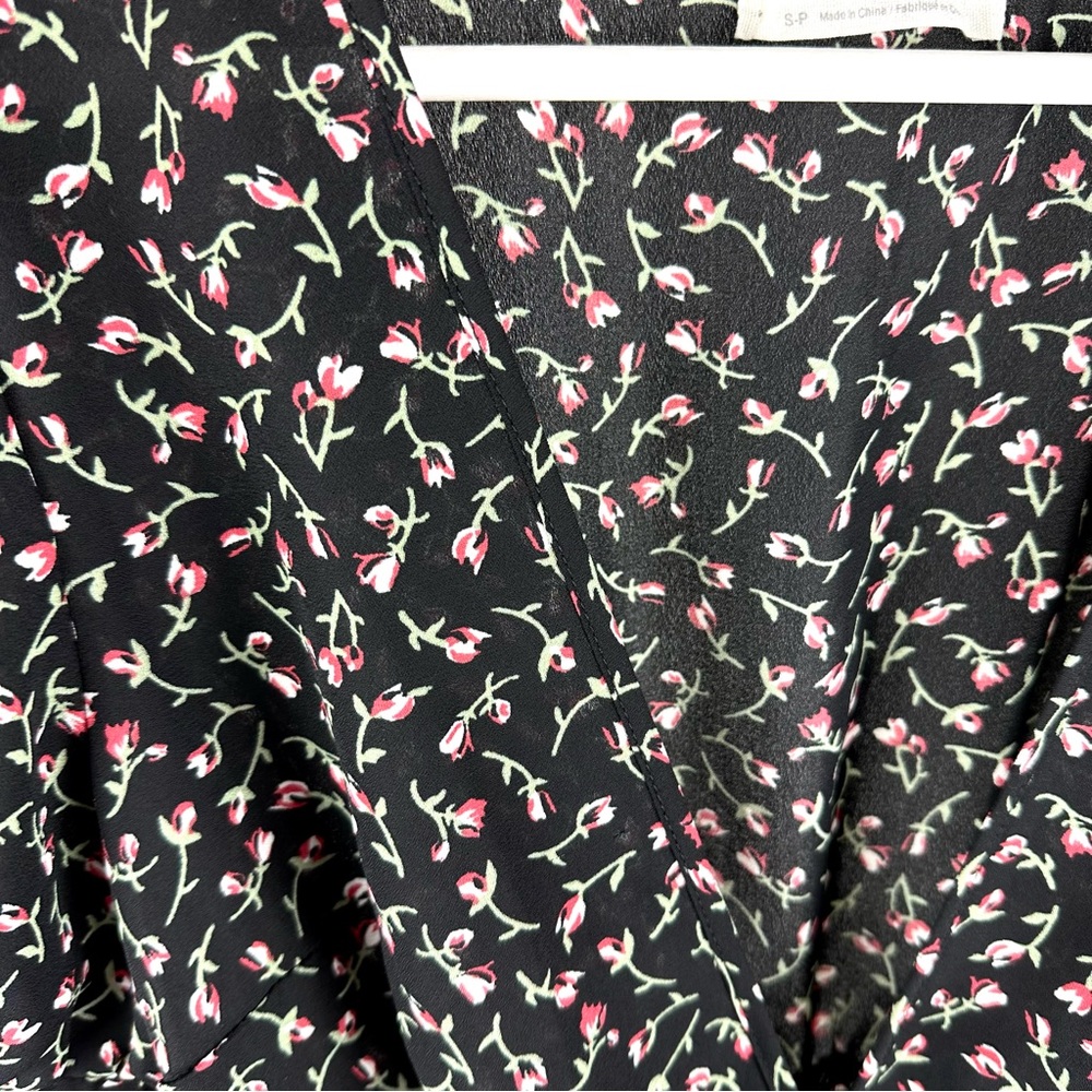 Urban Outfitters Black Floral Dress Boho Twee
Academia Indie Autumnal - Picture 6 of 6